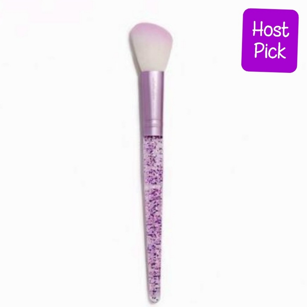 P30 Angled Blusher Brush